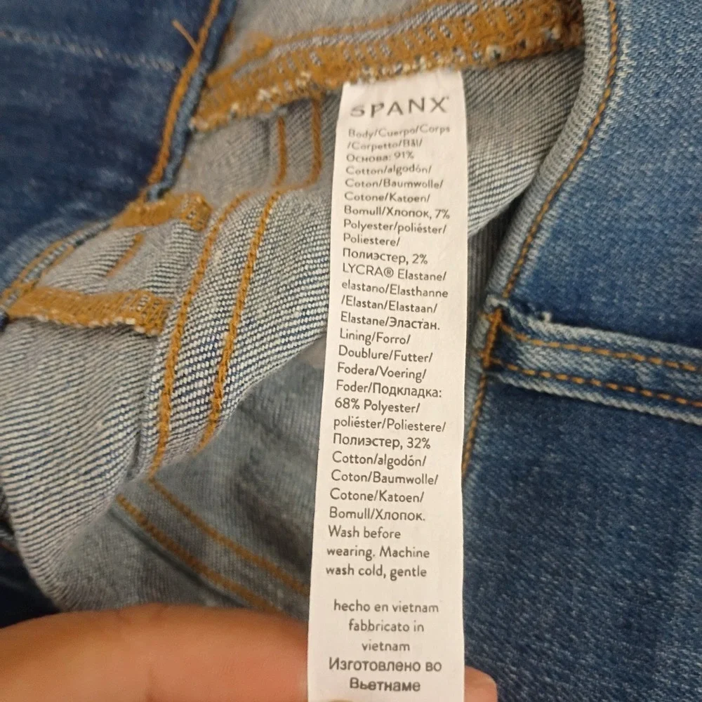 SPANX Everywear Pull-On Flare Jeans Large Vintage Indigo Wash Shapewear Stretch